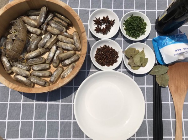Cengcengceng……美女主播與二叔大戰(zhàn)泥潭