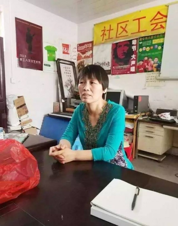 農(nóng)村婦女范雨素到底有多“拙劣”？她不經(jīng)意間走光了整個(gè)世界！